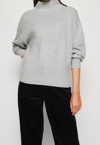 GAP Strickpullover - light grey