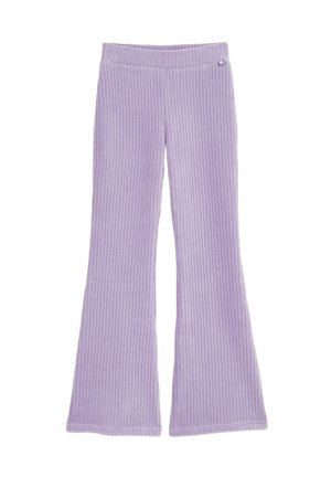 Pantaloni flared, cu nervuri, de culoare lavandă, cu o textură moale și un accent cu un buton mic la talie. Au o talie ajustată și un stil evazat.