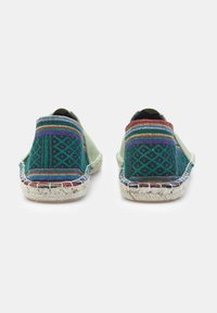 Bata ESTIVE DA - Espadrillas - verde