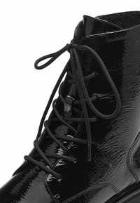 Tamaris Stivaletti con plateau - black