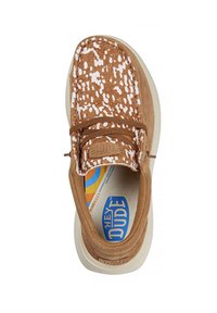 Scarpa slip-on in tela marrone con parte superiore a macchie bianche testurizzate, caratterizzata da una suola beige e una soletta marchiata con accenti colorati.
