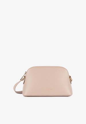 Petit sac bandoulière en cuir beige texturé avec fermeture éclair et sangle ajustable sur fond blanc.