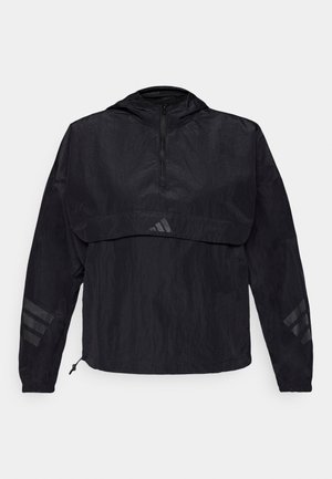 Veste légère noire à capuche avec un col zippé mi-hauteur, dotée de rayures réfléchissantes Adidas sur les manches et d'un tissu texturé et froissé.