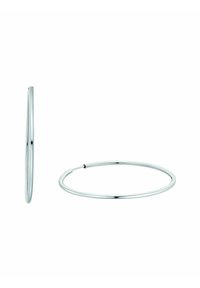 Silvriga hoopörhängen med en slät, polerad yta. Har en tunn, cirkulär design med en säker stängningsmekanism.