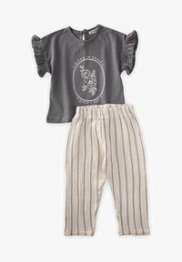 Atlasīts, anthracite