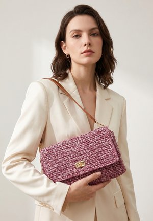 Kassandra, KASSANDRA CROSSBODY BAG - Sac à main - purple scuro