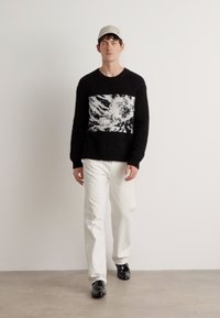 Calvin Klein BOMBED UNISEX - Šiltovka - stony beige
