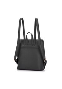 Sac à dos en cuir gris charbon avec une finition texturée, des bretelles ajustables et une poignée sur le dessus. Il possède un design minimaliste et une quincaillerie robuste.