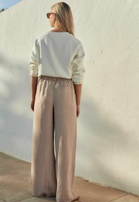 Next PREMIUM WIDE LEG - Kelnės - taupe brown