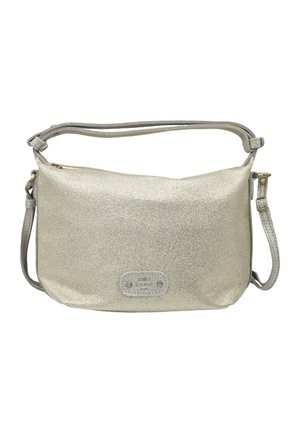 Petit sac à épaule métallique doré avec bandoulière réglable et fermeture éclair, avec un patch logo à l’avant doté de deux rivets.