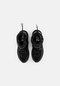 EA7 Emporio Armani LACES UNISEX - Botins de atacadores - black