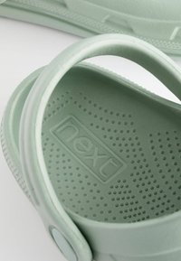 Next REGULAR FIT - Riemensandalette - sage green