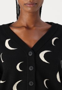 Noisy May NMCHARLOTT V-NECK CARDIGAN - Gilet - black