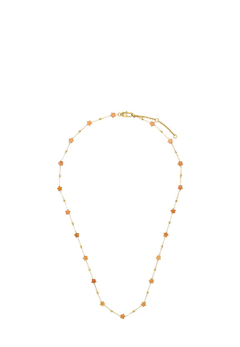 Naszyjnik w kolorze złotym z gwiazdkowymi ogniwami, charakteryzujący się delikatnym łańcuchem i bezpiecznym zapięciem. Gwiazdy są równomiernie rozmieszczone wzdłuż łańcucha.