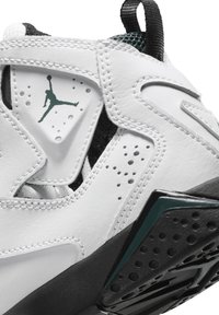 Jordan JORDAN TRUE FLIGHT UNISEX - Krepšinio batai - white/black-oxidized green
