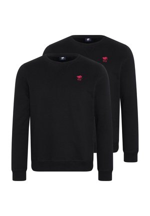 - Sweter