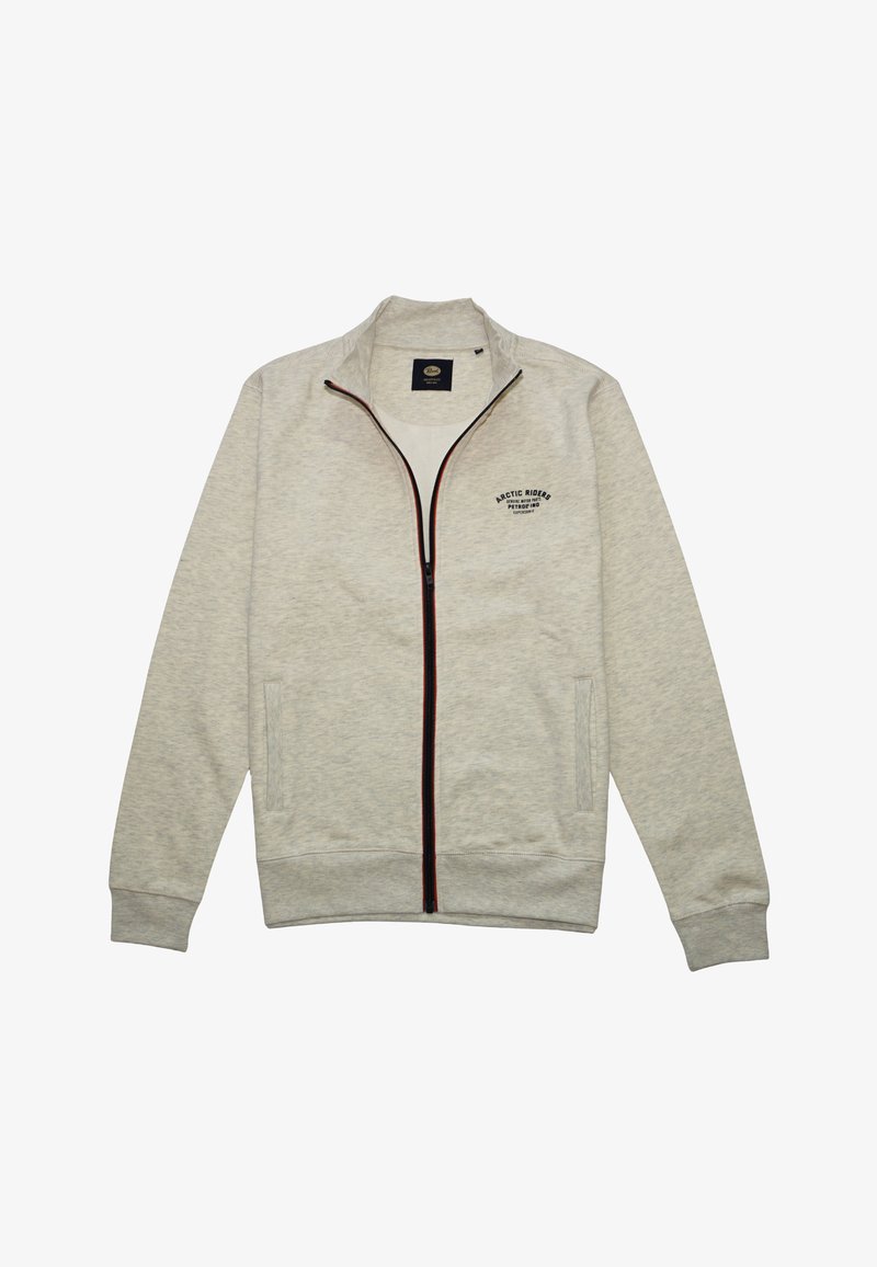 Chaqueta gris claro con cremallera, hecha de un tejido suave, que cuenta con un cuello alto, detalles en cremallera color burdeos y un pequeño logotipo en el lado izquierdo del pecho.