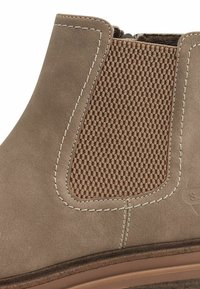 s.Oliver CHELSEA - Botines con plataforma - taupe