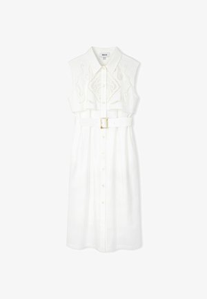 Abito bianco senza maniche con colletto, caratterizzato da un ricamo intricati sul corpetto, vita con cintura e chiusura con bottoni frontale.