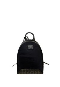 Zaino in tessuto nero con design arrotondato, logo sulla parte superiore e base decorata con un motivo che presenta un accento marrone scuro con stampe del logo. Due manici superiori.