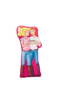 Cuscino morbido con due personaggi dei cartoni animati che si tengono per mano, stampato su uno sfondo rosa acceso. I personaggi indossano jeans e magliette.