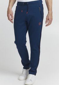 FQ1924 FQFENRIS REGULAR FIT - Treniņtērpa apakšdaļas - navy peony