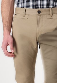 Thumbnail Image 7