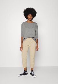 Esprit PANT - Calças cargo - sand