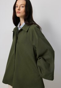 Touché Privé GABARDINE - Veste légère - khaki