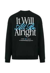 Sudadera negra con cuello redondo que presenta un texto en blanco y azul claro en la parte de atrás: "Todo Estará Bien" y detalles impresos adicionales.