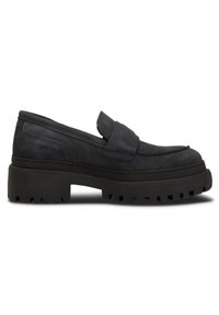 Svarta mocka loafers med en platt, kraftig gummisula med ett mönster av räfflor. Designen inkluderar en slip-on stil med ett frontrem.