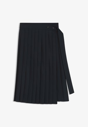 Marineblå plisseret nederdel med en linning, der har to sorte knapper, lukning med bindebånd i siden og et tekstureret stof for ekstra detaljer.