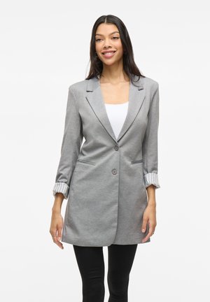 Blazer gris au design élégant, doté d'un bouton unique, de deux poches avant et d'accents de poignets rayés. Tissu lisse, longueur moyenne.