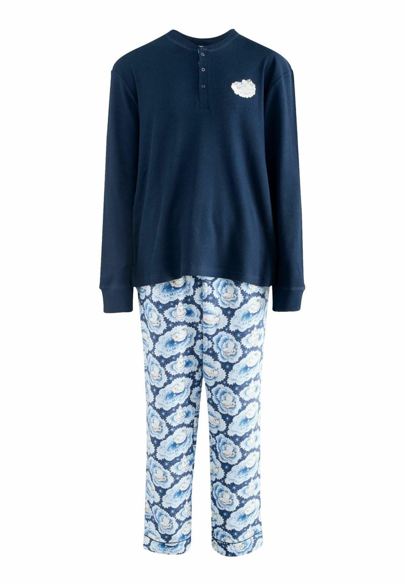 Námornícky modulovaný top s dlhým rukávom, s henley výstrihom a dizajnom oblakov, kombinovaný s modrými vzorovanými nohavicami s kvetinovým motívom a elastickým pásom.
