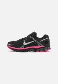 Selecionado, black/metalic platinum/anthracite/pink blast