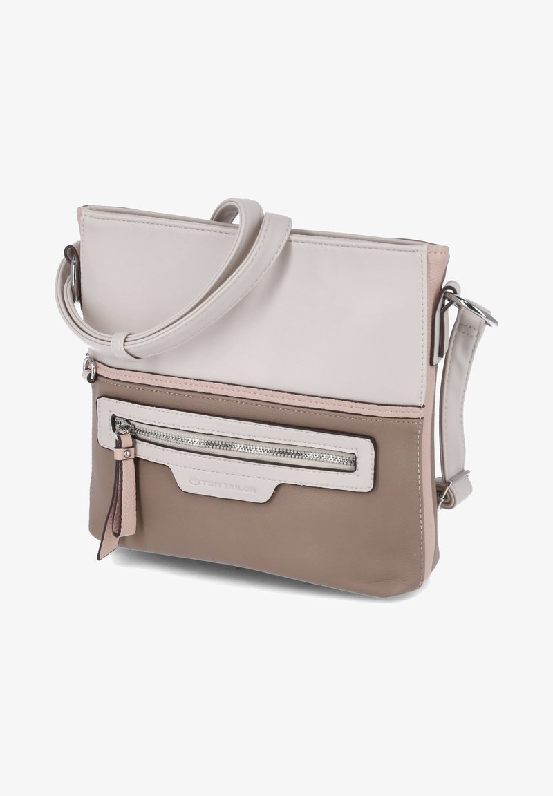 Sac bandoulière en rose clair, beige et crème. Cuir synthétique lisse avec une poche zippée à l'avant et une bandoulière réglable. Détail du logo à l'avant.