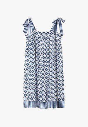 Niebieska i biała sukienka z kwiatowym wzorem, kwadratowym dekoltem, pliskami oraz paskami w paski na ramiączkach.