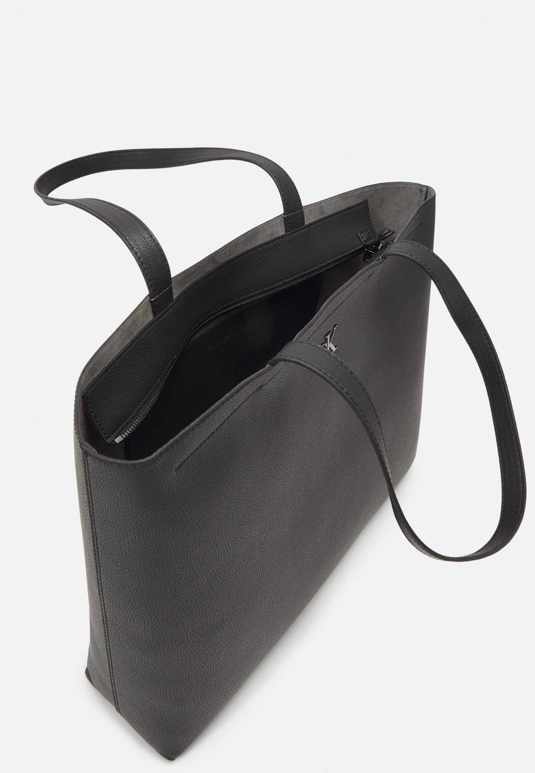 [CK JEANS] CKJ Minimal Monogram Slim Tote Bag ★大人気★ CK JEANS] CKJ Minimal Monogram Slim Tote Bag ☆大人気