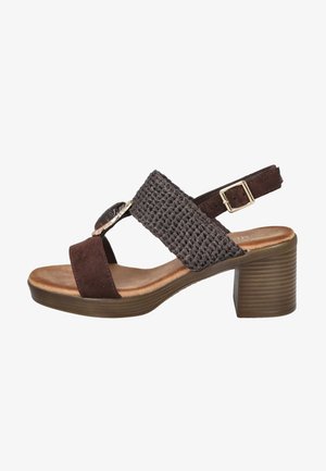 Pink Desert, R-82 SANDALIAS CON PIEDRA DE TACÓN MEDIO MUJER - Sandalias - brown