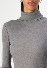 Samsøe Samsøe Langærmet T-shirt - grey