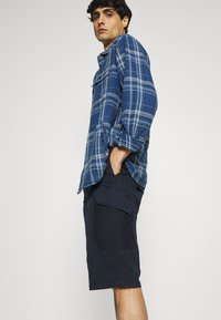 s.Oliver BERMUDA - Calções - dark blue