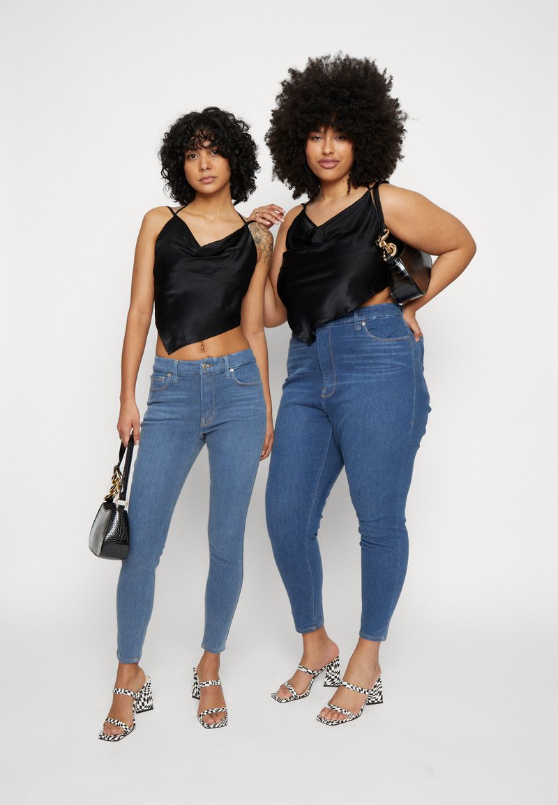 Good American ALWAYS FITS - Vaqueros pitillo - blue/blue denim -