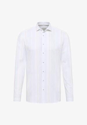 Hvid herreskjorte med lange ærmer, tynde lodrette blå og beige striber, knappet front og klassisk krave.