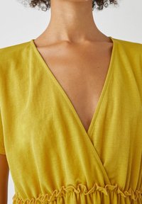 PULL&BEAR Vestido informal - yellow