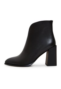 High Heel Stiefelette - black