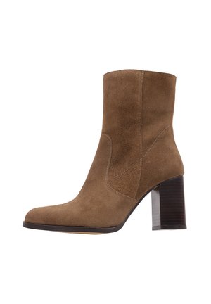 Bryan Stepwise Botines de tacón - camel