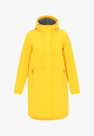 Parka impermeabile gialla con cappuccio, chiusura frontale a zip e tasche laterali. Presenta una texture liscia e foderata grigia. Design di media lunghezza.