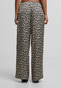 Urban Classics LEO RESORT - Bukse - leo