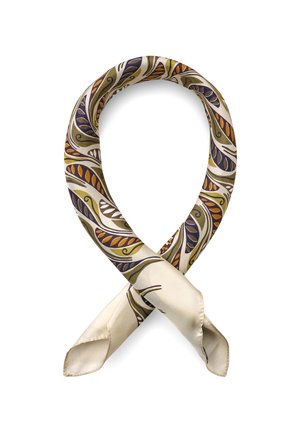 Kremfarvet silketørklæde med buede bladmønstre i brun, olivengrøn og lilla, foldet til en løs løkke på en hvid baggrund.