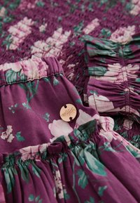 Laura Ashley PEONY GARDEN SMOCKED  SET REGULAR FIT - Gonna a campana - berry pink